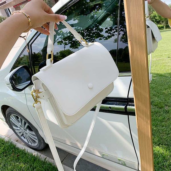 new french design fashion retro square bag handbag & elegant shoulder bag messenger width 25cm height 18cm thickness 9cm
new french design fashion retro square bag handbag & elegant shoulder bag messenger width 25cm height 18cm thickness 9cm