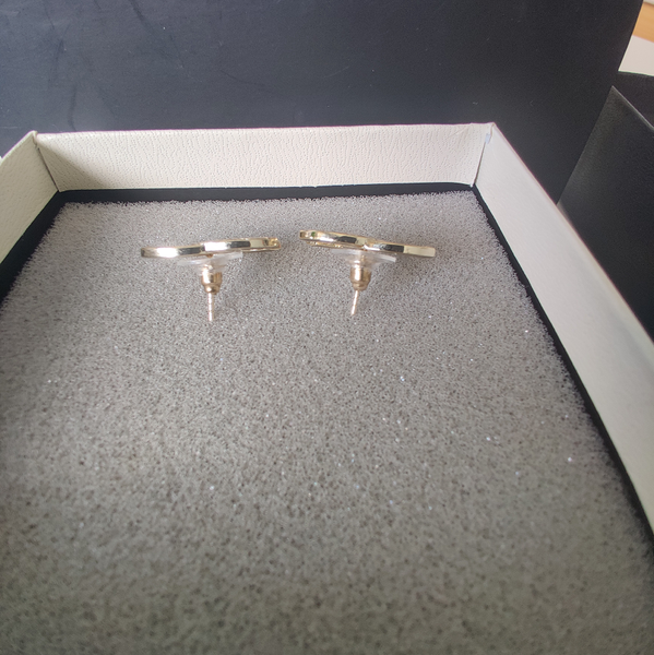 selling woman earrings light gold sweet cute earrings material sterling silver pin earrings fashion accessories, Golden
selling woman earrings light gold sweet cute earrings material sterling silver pin earrings fashion accessories, Golden