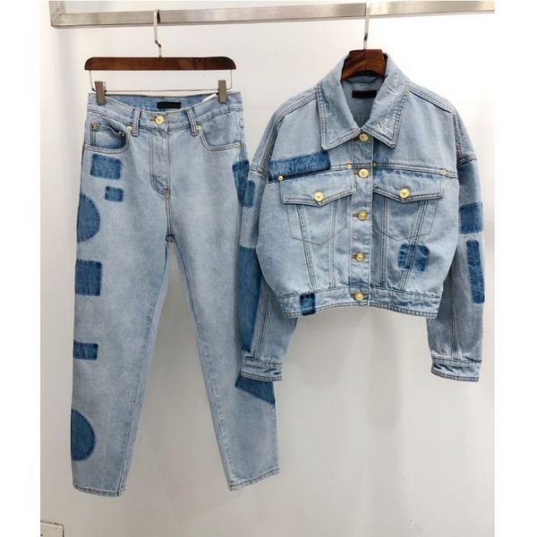 4.3 2020 new fashion high waist letter embroidery contrast color turn-down collar long sleeve loose casual denim coat + jeans, White
4.3 2020 new fashion high waist letter embroidery contrast color turn-down collar long sleeve loose casual denim coat + jeans, White