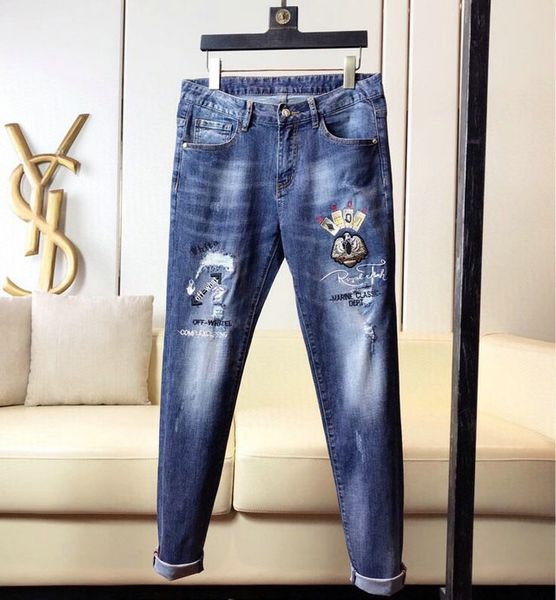 2020 fashion brand casual pants men's blue regular jeans men's designer slim denim straight pants size 28-38
2020 fashion brand casual pants men's blue regular jeans men's designer slim denim straight pants size 28-38