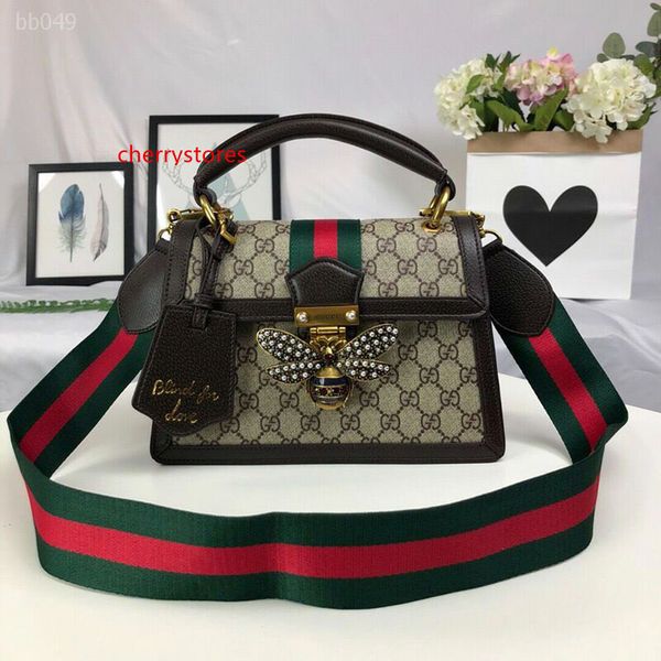 2020 trend genuine leather handbag small fragrance fashion wild rhombus chain shoulder slung small square bag tide size 25.5x17x13cm
2020 trend genuine leather handbag small fragrance fashion wild rhombus chain shoulder slung small square bag tide size 25.5x17x13cm