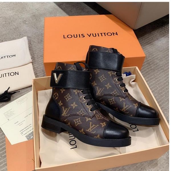 05 designer luxury casual fashion short boots, outdoor casual travel shoes, fast delivery, original box, Black
05 designer luxury casual fashion short boots, outdoor casual travel shoes, fast delivery, original box, Black