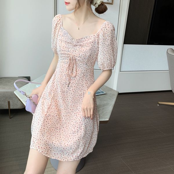 2020 new french style high waist drawstring bubble sleeve short skirt skirt square collar small floral short dress for women summer, Black;gray
2020 new french style high waist drawstring bubble sleeve short skirt skirt square collar small floral short dress for women summer, Black;gray