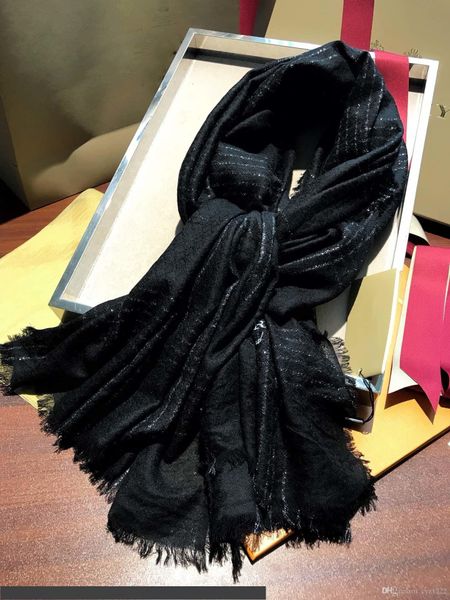 2018 new women's scarves new cashmere scarves 100% cashmere high-end atmospheric size 90 x 200cm
2018 new women's scarves new cashmere scarves 100% cashmere high-end atmospheric size 90 x 200cm