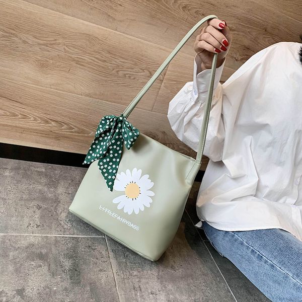 the new korean version of instagram versatile daisy one-shoulder bag web celebrity fashion large capacity tote bag
the new korean version of instagram versatile daisy one-shoulder bag web celebrity fashion large capacity tote bag