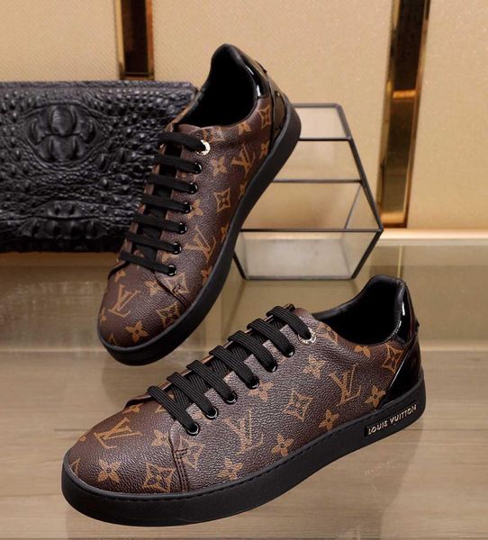 2019b limited edition new fashion trend wild men's casual and comfortable shoes, hiking shoes sports shoes, original box packaging, Black
2019b limited edition new fashion trend wild men's casual and comfortable shoes, hiking shoes sports shoes, original box packaging, Black