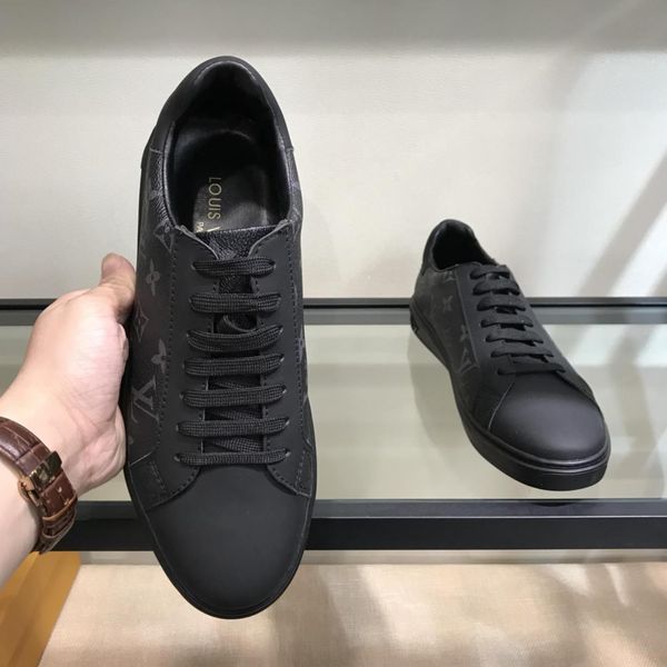 2020a limited edition little bee embroidery classic men's casual sneakers, fashionable wild high-end outdoor tide shoes, size: 38-45, Black
2020a limited edition little bee embroidery classic men's casual sneakers, fashionable wild high-end outdoor tide shoes, size: 38-45, Black