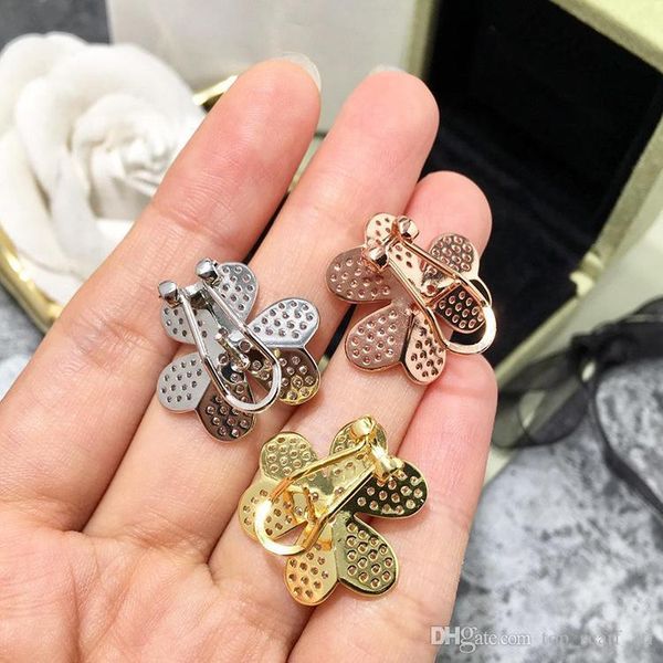 woman diamond flower earring luxury design piercing frivole golden earring studs women wedding party charm jewelry valentine's day gift
woman diamond flower earring luxury design piercing frivole golden earring studs women wedding party charm jewelry valentine's day gift