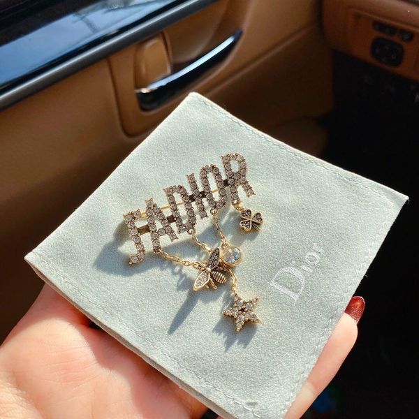cute letter brooch pins for women jewelry dress clothing pins rhinestone exquisite bling bling suit brooch for party festival gift brooch 01, Gray
cute letter brooch pins for women jewelry dress clothing pins rhinestone exquisite bling bling suit brooch for party festival gift brooch 01, Gray