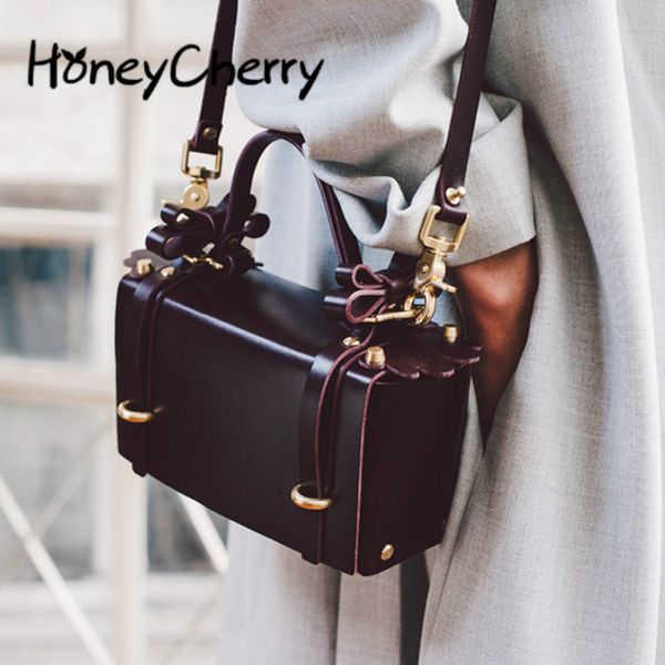 2020 new women's square bag fashionable butterfly tie pull-up lady handbag bags handbags women famous brands
2020 new women's square bag fashionable butterfly tie pull-up lady handbag bags handbags women famous brands
