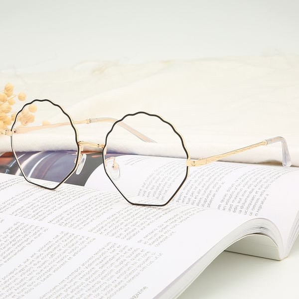 anti blue light glasses alloy goggle eyewear eyeglasses frame optical gaming computer glasses for women unique shell flower, White;black 
anti blue light glasses alloy goggle eyewear eyeglasses frame optical gaming computer glasses for women unique shell flower, White;black