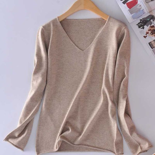 2020 autumn cashmere sweater fashion women spring new v-neck wool sweater short paragraph basing knit cultivate wild pullovers, White;black
2020 autumn cashmere sweater fashion women spring new v-neck wool sweater short paragraph basing knit cultivate wild pullovers, White;black