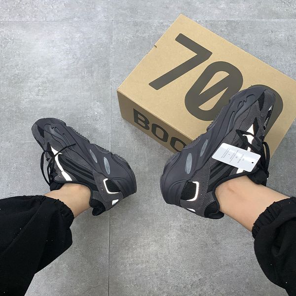 breathable mesh, all-match running shoes for men and women, cushioning, anti-skid, wear-resistant sports shoes, retro couple shoes
breathable mesh, all-match running shoes for men and women, cushioning, anti-skid, wear-resistant sports shoes, retro couple shoes