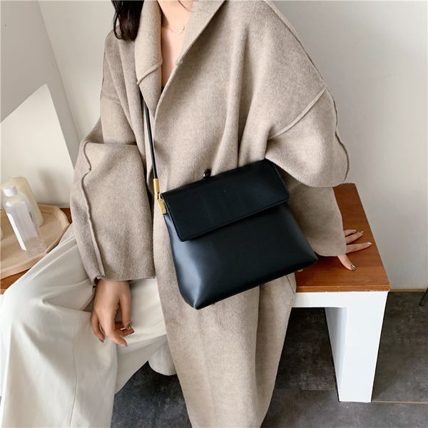 solid color pu leather crossbody bags for women 2019 luxury flap shoulder messenger bags lady simple travel purses and handbags
solid color pu leather crossbody bags for women 2019 luxury flap shoulder messenger bags lady simple travel purses and handbags