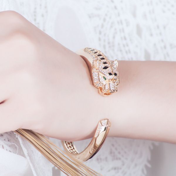 2020 european and american gold plated diamond inlaid machinery classic leopard head bracelet female bracelet animal hand jewelry wholesale, Black
2020 european and american gold plated diamond inlaid machinery classic leopard head bracelet female bracelet animal hand jewelry wholesale, Black