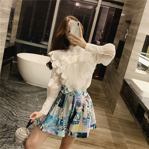 spring 20 new runway water-soluble embroidered lace ruffled lantern sleeve embroidered + lace shorts, Gray
spring 20 new runway water-soluble embroidered lace ruffled lantern sleeve embroidered + lace shorts, Gray