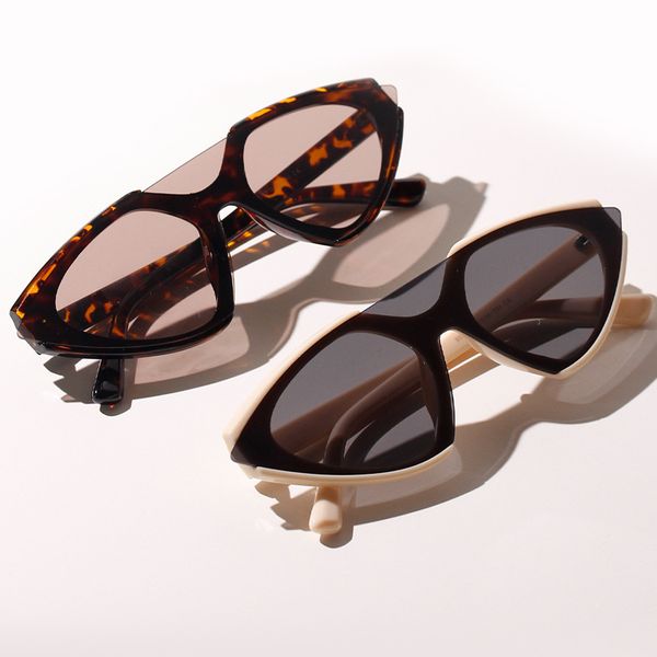 new fashion unique one piece cat eye sunglasses for women chic gradient shades female uv400 eyewear men sun glasses, White;black
new fashion unique one piece cat eye sunglasses for women chic gradient shades female uv400 eyewear men sun glasses, White;black