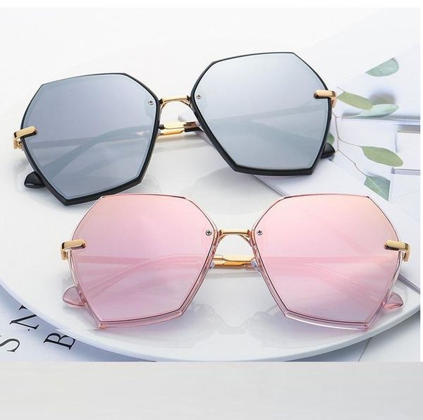 2020 oversized square sunglasses men women metal frame ladies sun glasses fashion vintage brand female shades uv400, White;black
2020 oversized square sunglasses men women metal frame ladies sun glasses fashion vintage brand female shades uv400, White;black