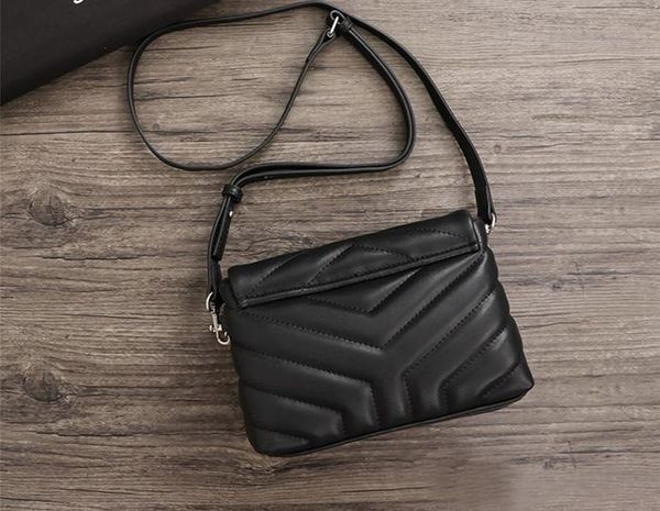 2021 chain purses handbags luxury crossbody messenger sale bags quality good bag shoulder real leather women rivet handbag with ladies wxdu, Red;black
2021 chain purses handbags luxury crossbody messenger sale bags quality good bag shoulder real leather women rivet handbag with ladies wxdu, Red;black