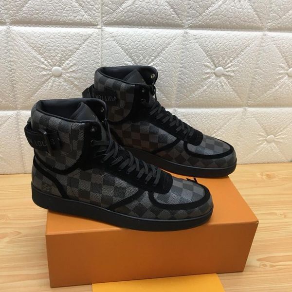 041 high-quality men's designer casual sports shoes trendy brand outdoor casual shoes, fast delivery in the original box, Black
041 high-quality men's designer casual sports shoes trendy brand outdoor casual shoes, fast delivery in the original box, Black