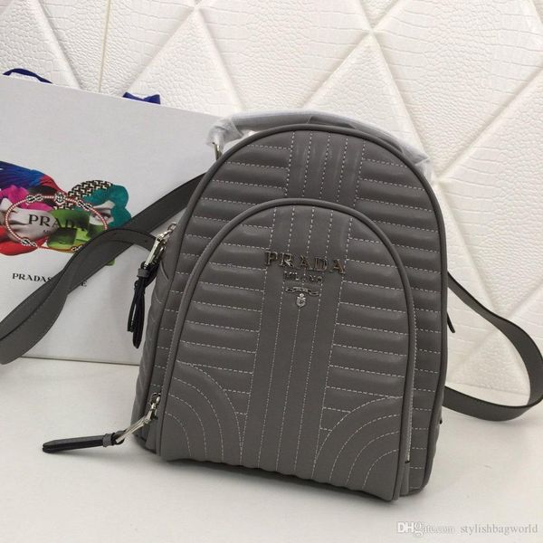 new fashion luxury bags luxury handbags casual shopping bags large capacity leather and canvas fashion backpack gifts p096
new fashion luxury bags luxury handbags casual shopping bags large capacity leather and canvas fashion backpack gifts p096