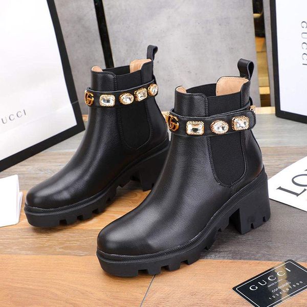 2020 fashion designer personality womens martin boots, thick sole womens motorcycle boots embroidery pattern shorts boots size 35-41 00018, Black
2020 fashion designer personality womens martin boots, thick sole womens motorcycle boots embroidery pattern shorts boots size 35-41 00018, Black