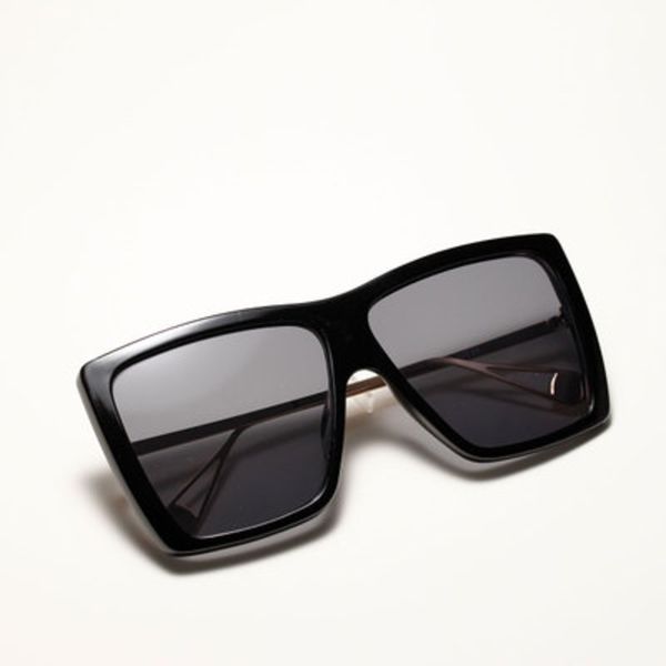 retro square sunglasses women 2020 designer trendy clear sun glasses female black shades ladies, White;black
retro square sunglasses women 2020 designer trendy clear sun glasses female black shades ladies, White;black