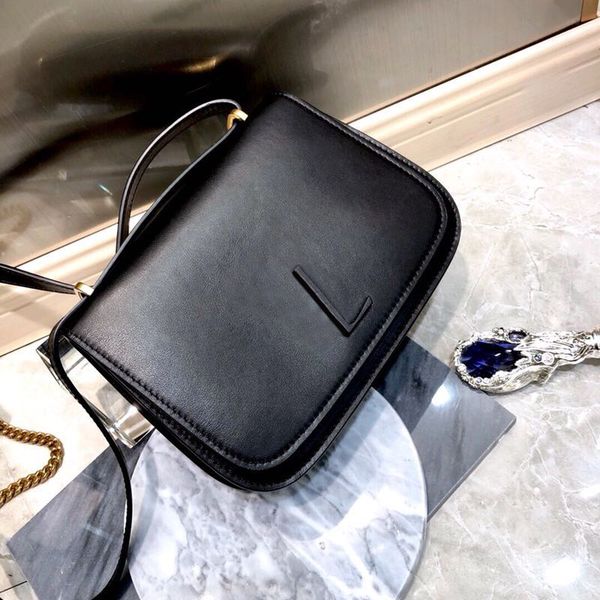 7a high-end customized quality shoulder strap can be detachable and adjustable single-shoulder cross-body to meet clothing versatile
7a high-end customized quality shoulder strap can be detachable and adjustable single-shoulder cross-body to meet clothing versatile
