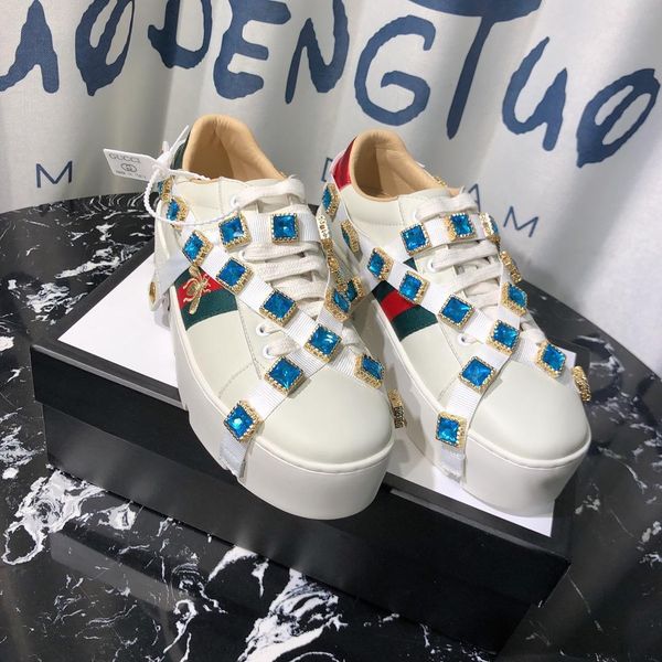 2020s new trend leather casual shoes graffiti men and women outdoor sports shoes fashion wild gem pattern party couple shoes, size 35-45, Black
2020s new trend leather casual shoes graffiti men and women outdoor sports shoes fashion wild gem pattern party couple shoes, size 35-45, Black