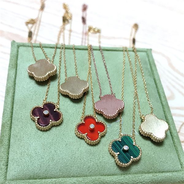 singapore 18k rose gold necklace female silver color golden ossicular chain temperament simple white mother light luxury niche
singapore 18k rose gold necklace female silver color golden ossicular chain temperament simple white mother light luxury niche
