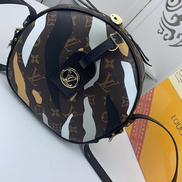 быстрая доставка женская сумка корабль падения молния crossbody сумка классический стиль роскошные сумки плеча конструктора кожа леди сумки
быстрая доставка женская сумка корабль падения молния crossbody сумка классический стиль роскошные сумки плеча конструктора кожа леди сумки