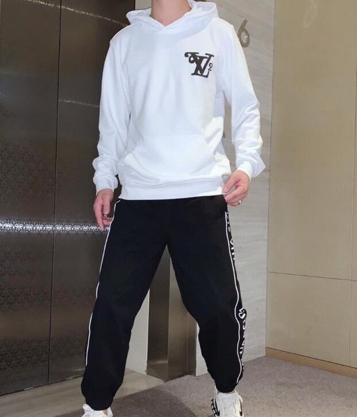 designer of high di or quality comfortable hoodie for men and women in monochrome print, Gray 
designer of high di or quality comfortable hoodie for men and women in monochrome print, Gray