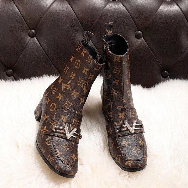 2019i autumn and winter new warm thick with high-heeled boots and ankle boots temperament bare boots, the original box delivery
2019i autumn and winter new warm thick with high-heeled boots and ankle boots temperament bare boots, the original box delivery