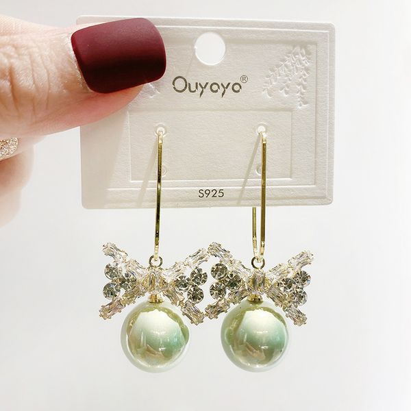 the new spot s925 silver needle zircon copper micro pave luxury temperament elegant pearl earrings light opal earrings
the new spot s925 silver needle zircon copper micro pave luxury temperament elegant pearl earrings light opal earrings