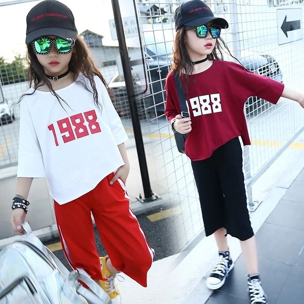 new clothing set medium and large and girls children's children's ' short sleeve suit letter printing sports casual style 
new clothing set medium and large and girls children's children's ' short sleeve suit letter printing sports casual style