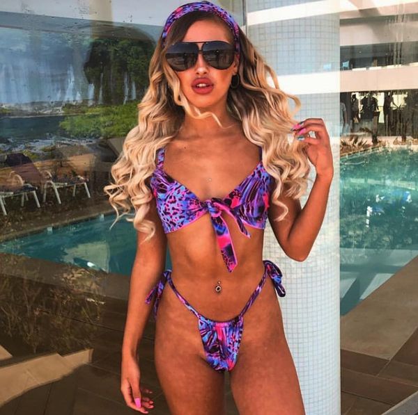 ins 2019 new bikini print bikini womens split swimsuit european and american selling swimsuit sale, White;black
ins 2019 new bikini print bikini womens split swimsuit european and american selling swimsuit sale, White;black