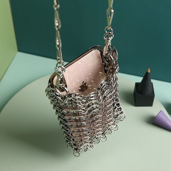 2020 new metal sheet net red star with the same chain diagonal shoulder mobile phone bag female bag
2020 new metal sheet net red star with the same chain diagonal shoulder mobile phone bag female bag
