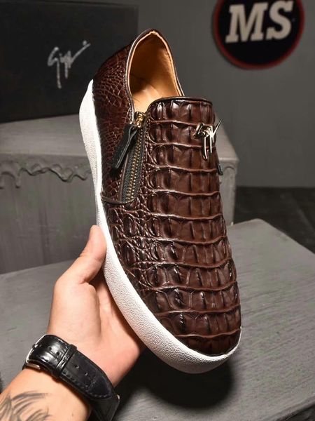2020-2019x new fashion leather men's red and green striped brand casual shoes summer fashion sports shoes
2020-2019x new fashion leather men's red and green striped brand casual shoes summer fashion sports shoes