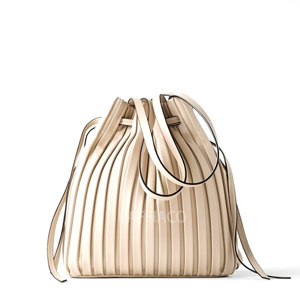 2020 spring summer brand designer new fashion female bag white drawstring handbag bucket bag pleated shoulder messenger
2020 spring summer brand designer new fashion female bag white drawstring handbag bucket bag pleated shoulder messenger