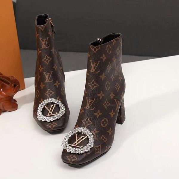 26 designer luxury women's casual fashion shoes, women's outdoor casual shoes, fast delivery, original box, Black
26 designer luxury women's casual fashion shoes, women's outdoor casual shoes, fast delivery, original box, Black