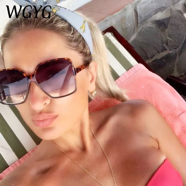 fashionable ladies gradient oversized sunglasses brand designer female sunglasses uv400 ladies luxury, White;black
fashionable ladies gradient oversized sunglasses brand designer female sunglasses uv400 ladies luxury, White;black