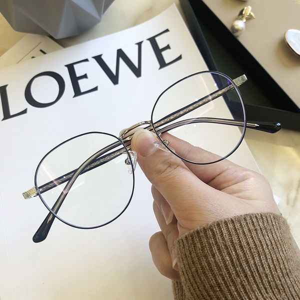 artistic round metal plate insert frame myopia simple anti-blue light plain glasses men's and women's myopia glasses frame, Silver
artistic round metal plate insert frame myopia simple anti-blue light plain glasses men's and women's myopia glasses frame, Silver