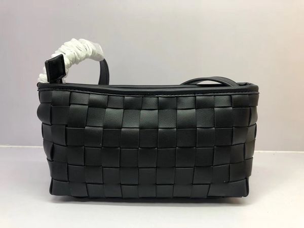 minority 2020 new hand-woven bag, small square bag, leather bag for women, underarm baguette, bill of lading, shoulder bag
minority 2020 new hand-woven bag, small square bag, leather bag for women, underarm baguette, bill of lading, shoulder bag