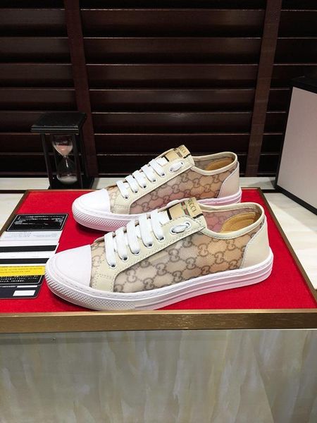 2019u spring and summer new letters flat white shoes, trend wild sports shoes, leather lace-up shoes, original box packaging: 38-4411, Black
2019u spring and summer new letters flat white shoes, trend wild sports shoes, leather lace-up shoes, original box packaging: 38-4411, Black