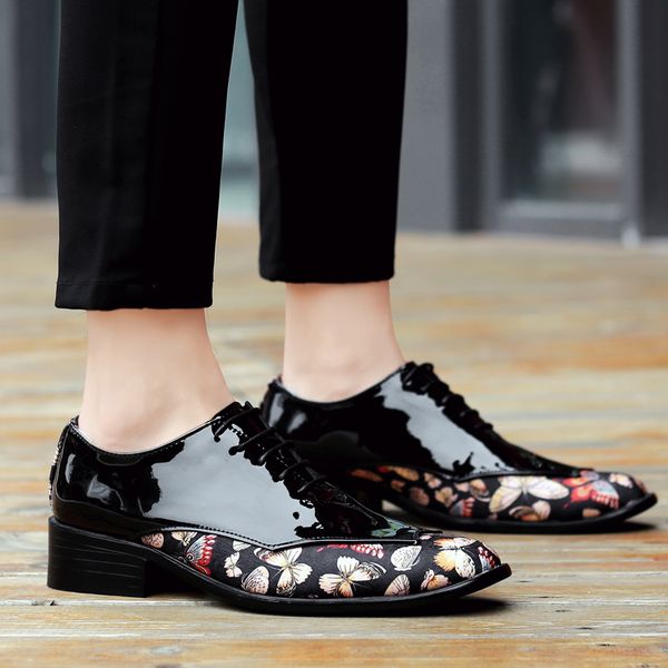 2020 new fashion metal pattern genuine leather men leather carved bullock party men dress shoes wedding slip on chaussure homme, Black
2020 new fashion metal pattern genuine leather men leather carved bullock party men dress shoes wedding slip on chaussure homme, Black