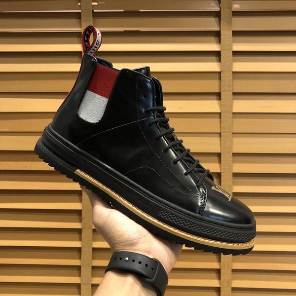 2020u fashion limited edition letter leather men's shoes, high-casual sports shoes, fashion wild men's booties, original box d
2020u fashion limited edition letter leather men's shoes, high-casual sports shoes, fashion wild men's booties, original box d