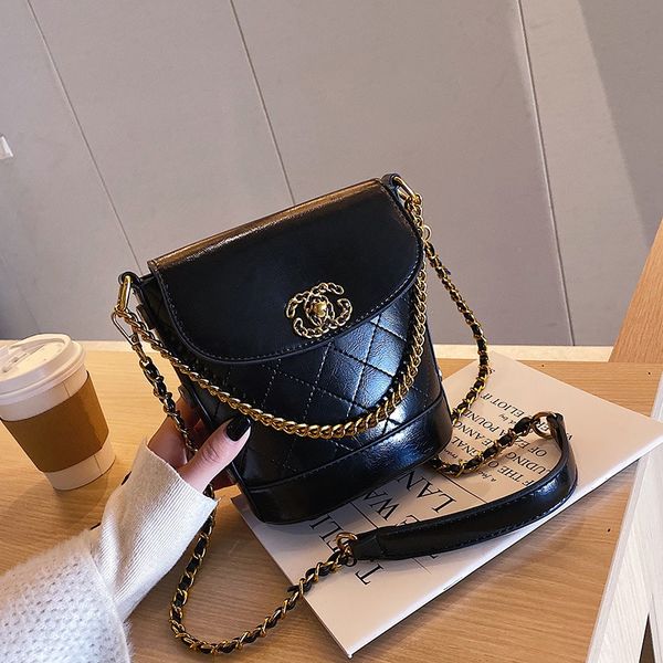 1gdoe 2020 new fashion chain fragrance bucket shoulder diamond messenger bag diamond grid lock net red one-shoulder diagonal portable fashio
1gdoe 2020 new fashion chain fragrance bucket shoulder diamond messenger bag diamond grid lock net red one-shoulder diagonal portable fashio