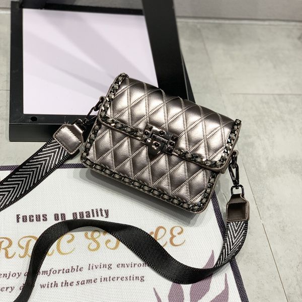 2020 luxury handbags women messenger bags designer female quality small bolsas ladies crossbody bag diamond lattice shoulder bag
2020 luxury handbags women messenger bags designer female quality small bolsas ladies crossbody bag diamond lattice shoulder bag