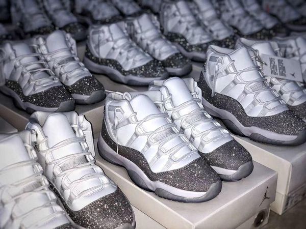 new fashion mens women running dress shoes men loafers red bottoms heels sneakers trainers sports basketball sneaker vx390724 
new fashion mens women running dress shoes men loafers red bottoms heels sneakers trainers sports basketball sneaker vx390724