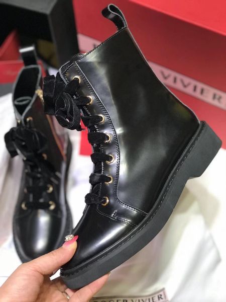 2020b new high-end martin boots female british wind thick with boots ladies motorcycle straps short boots, original box delivery
2020b new high-end martin boots female british wind thick with boots ladies motorcycle straps short boots, original box delivery